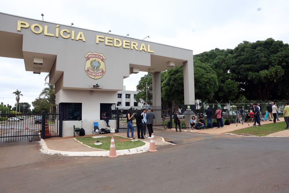 Bolsonaro é preso; baixe o arquivo com a decisão judicial