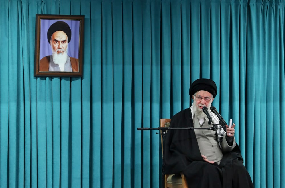 Líder Supremo do Irã, aiatolá Ali Khamenei, é morto pelos Estados Unidos
