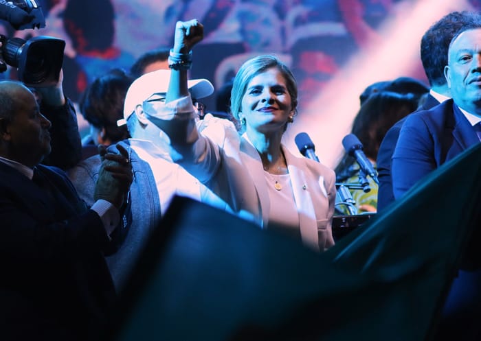Populista e conservadora, Laura Fernández vence a disputa pela presidência da Costa Rica