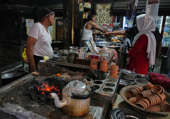 Choque de energia se espalha por cozinhas, florestas e áreas de conservação na África e no sul da Ásia