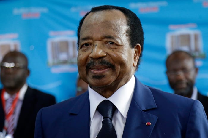 Retorno do presidente camaronês Biya após longa estadia no exterior levanta dúvidas sobre sua saúde